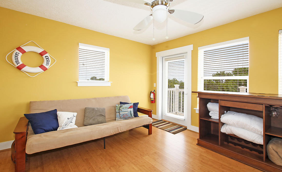 LAGUNA BEACH 8TH ADDN - Residential