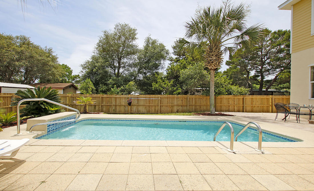 LAGUNA BEACH 8TH ADDN - Residential