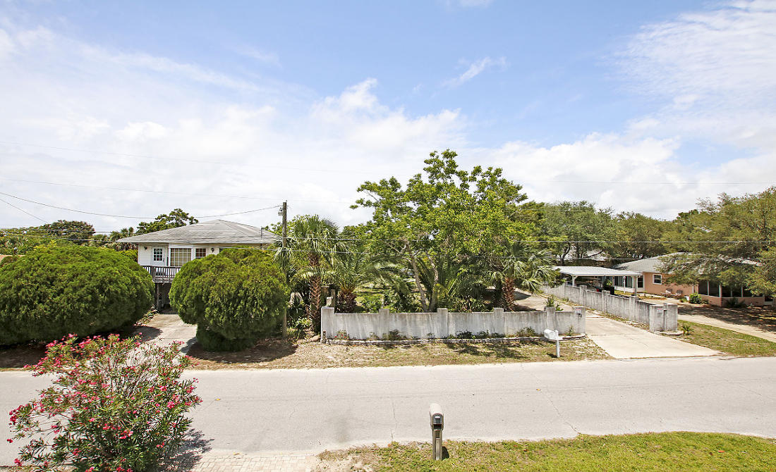 LAGUNA BEACH 8TH ADDN - Residential