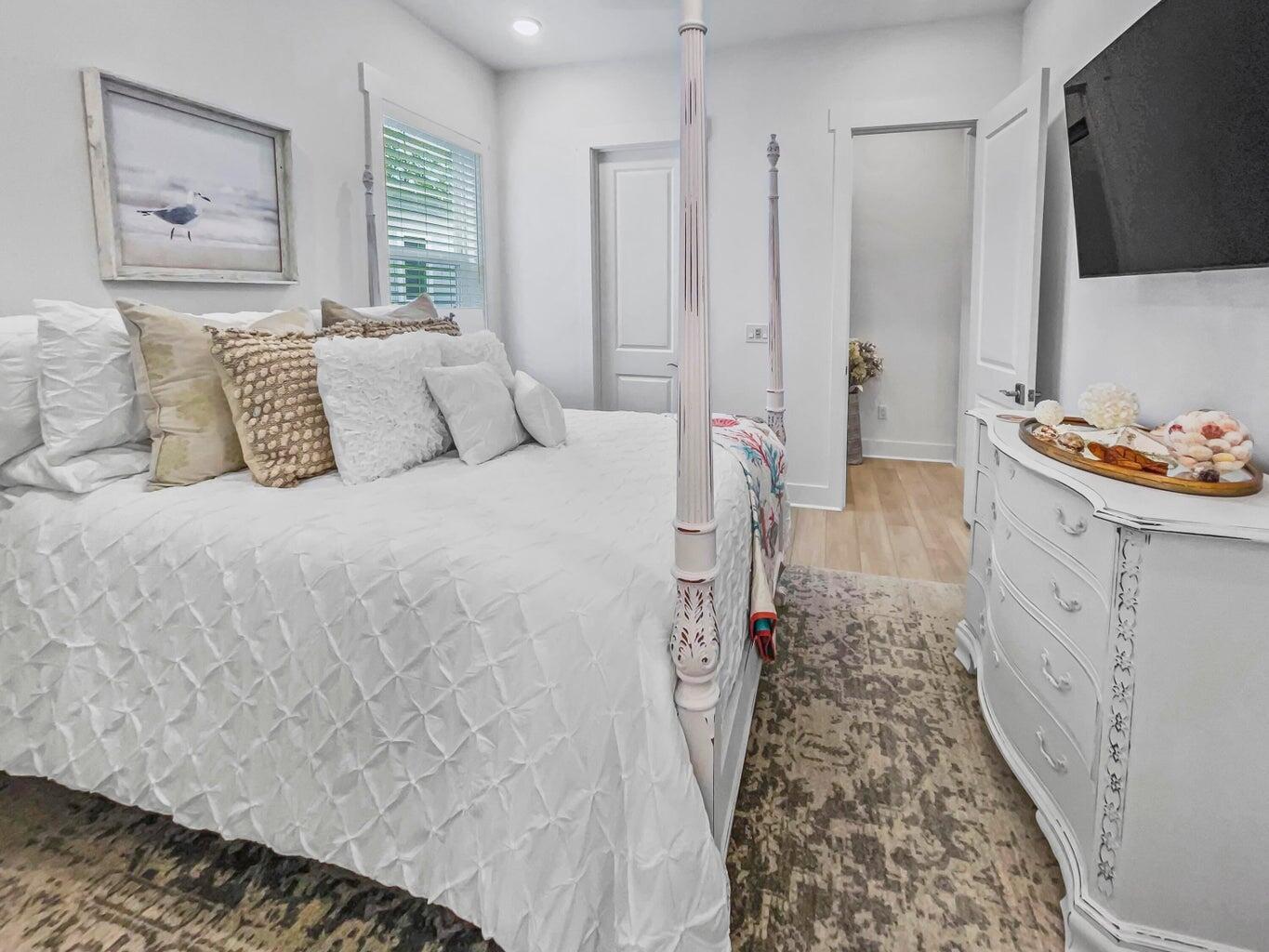 NATURE WALK - Residential Lease