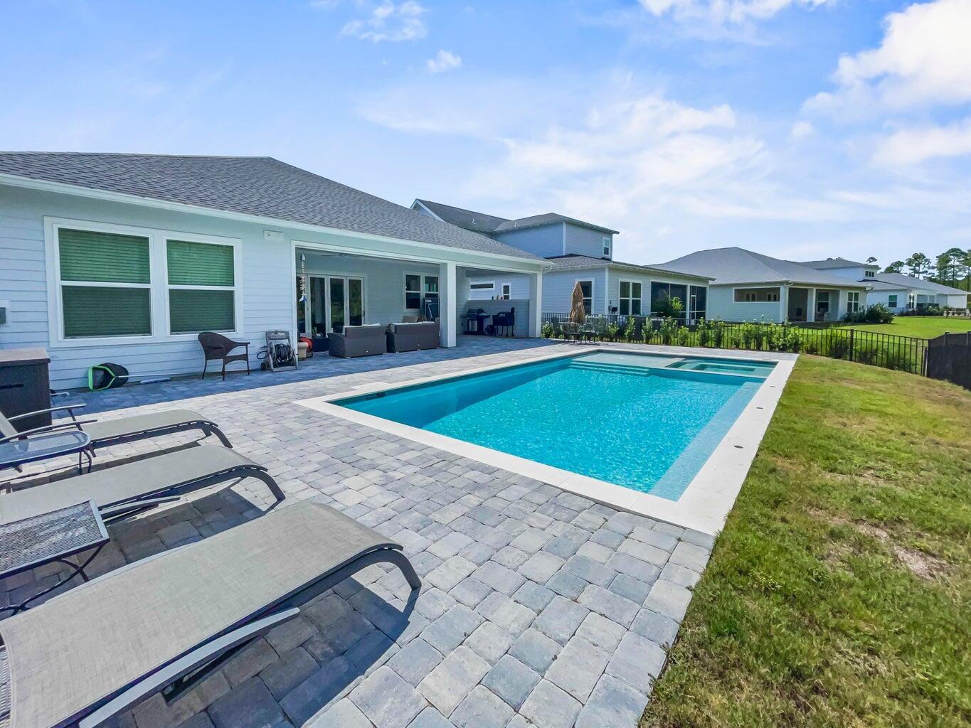 NATURE WALK - Residential Lease