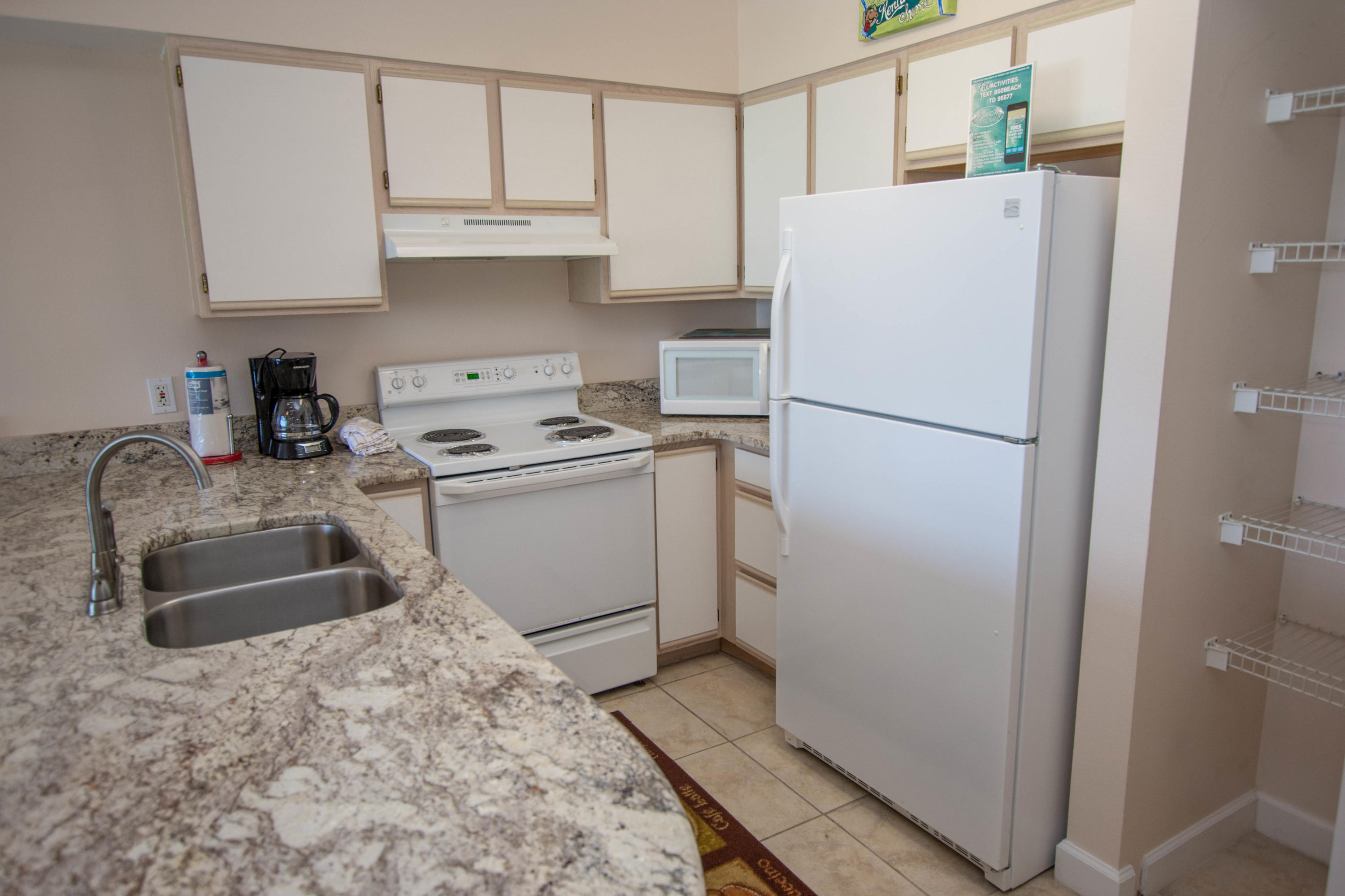 EMERALD TOWERS WEST CONDO - Residential