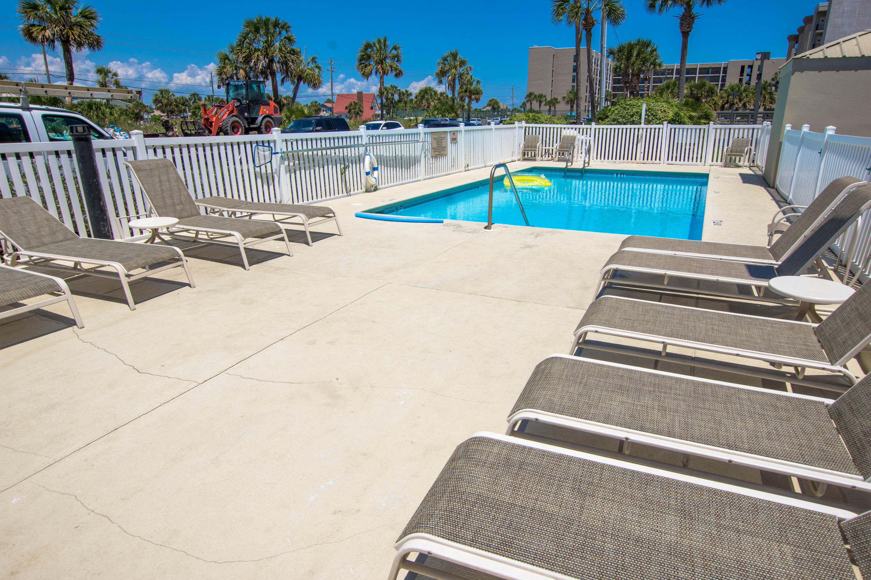 EMERALD TOWERS WEST CONDO - Residential