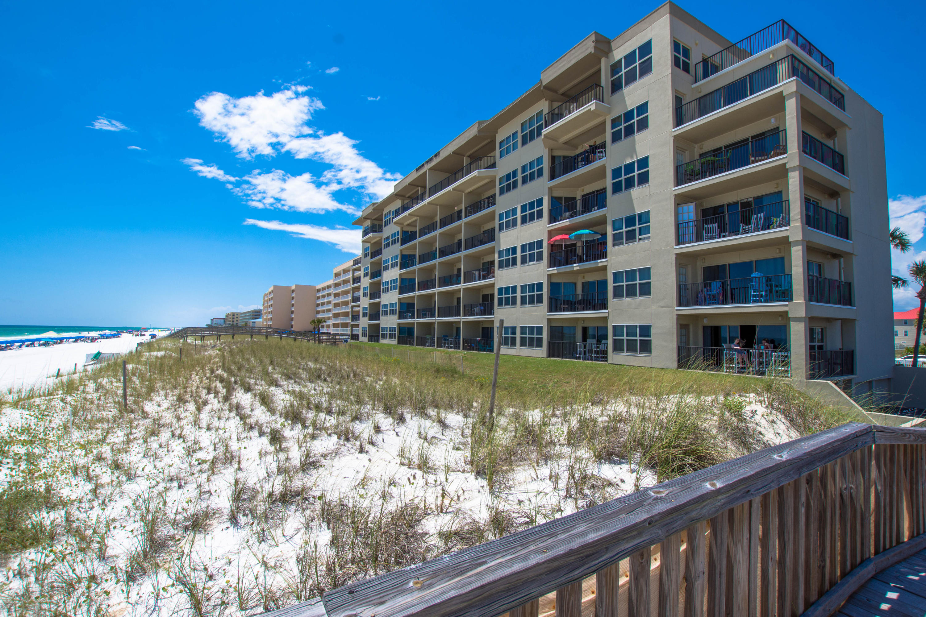 EMERALD TOWERS WEST CONDO - Residential