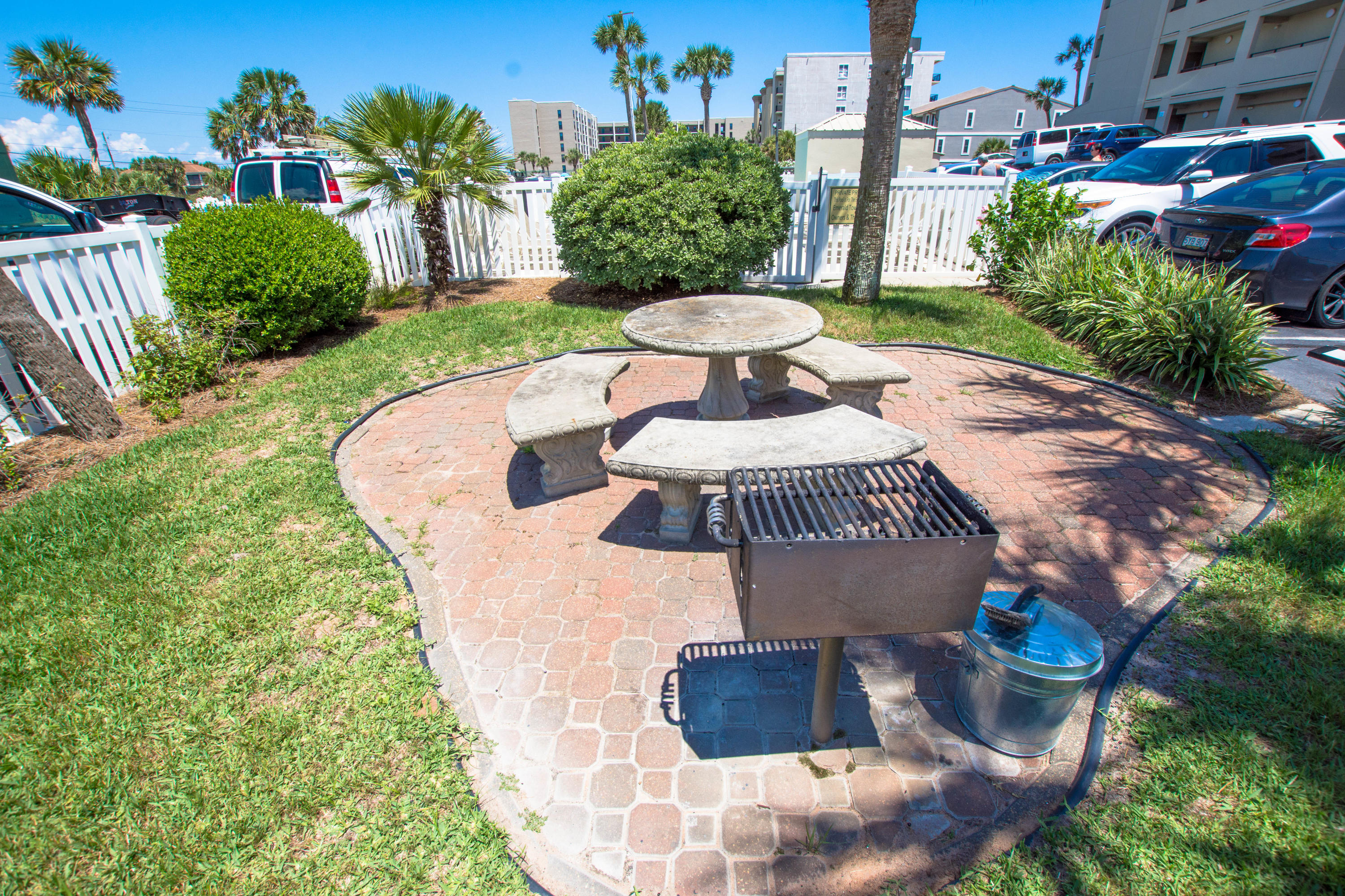 EMERALD TOWERS WEST CONDO - Residential