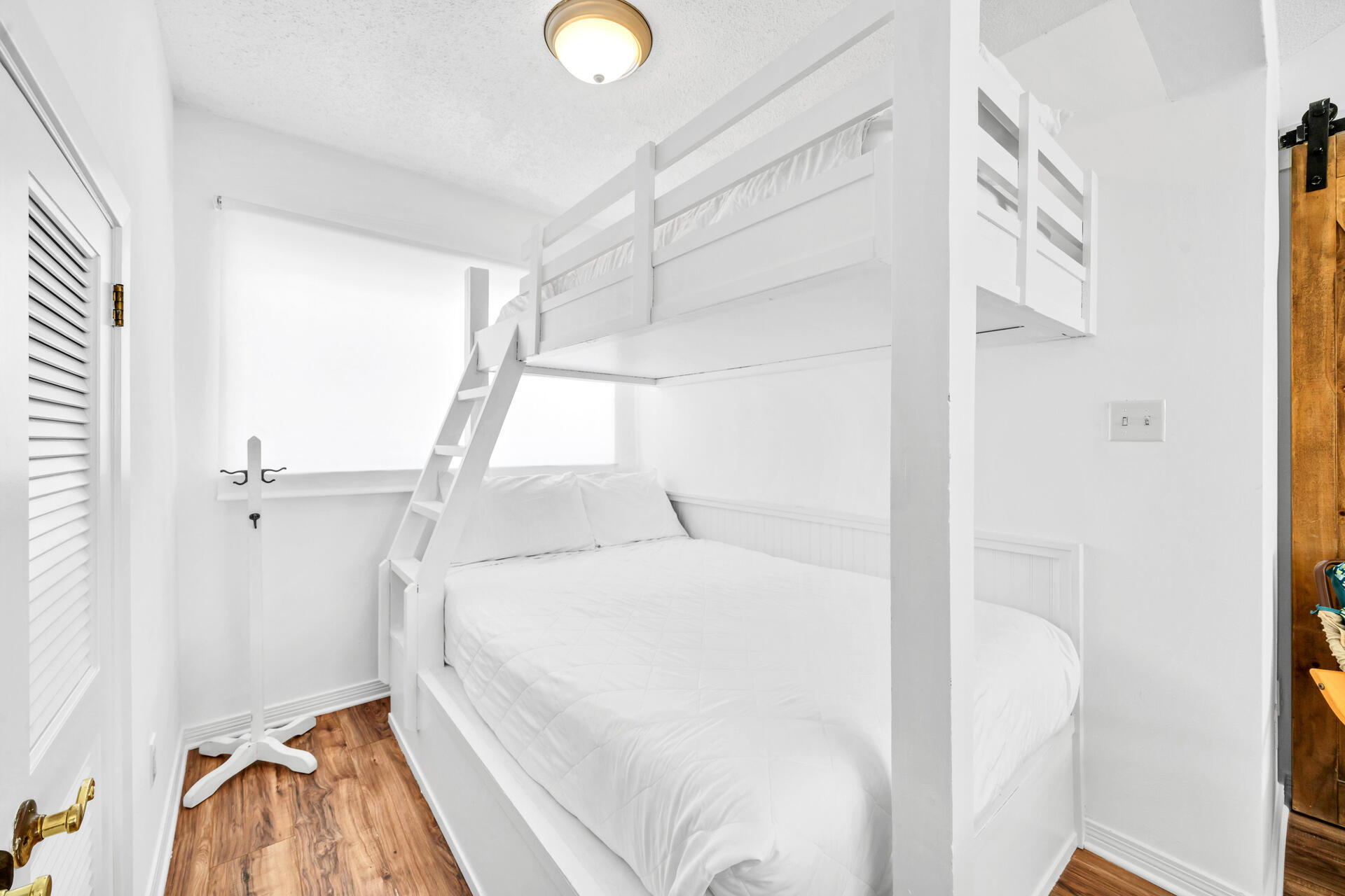 SEAWINDS T/H - Residential