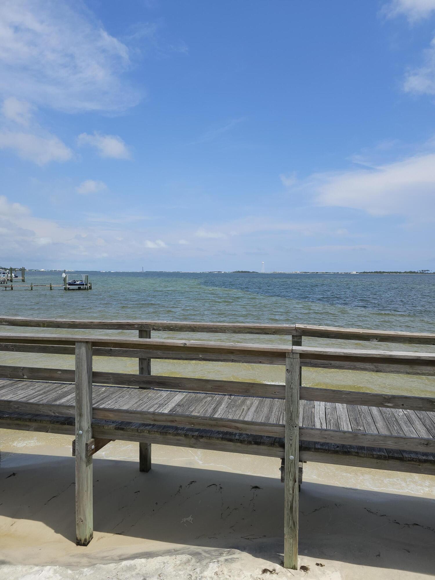 PALMETTO LAKE PRESERVE - Land
