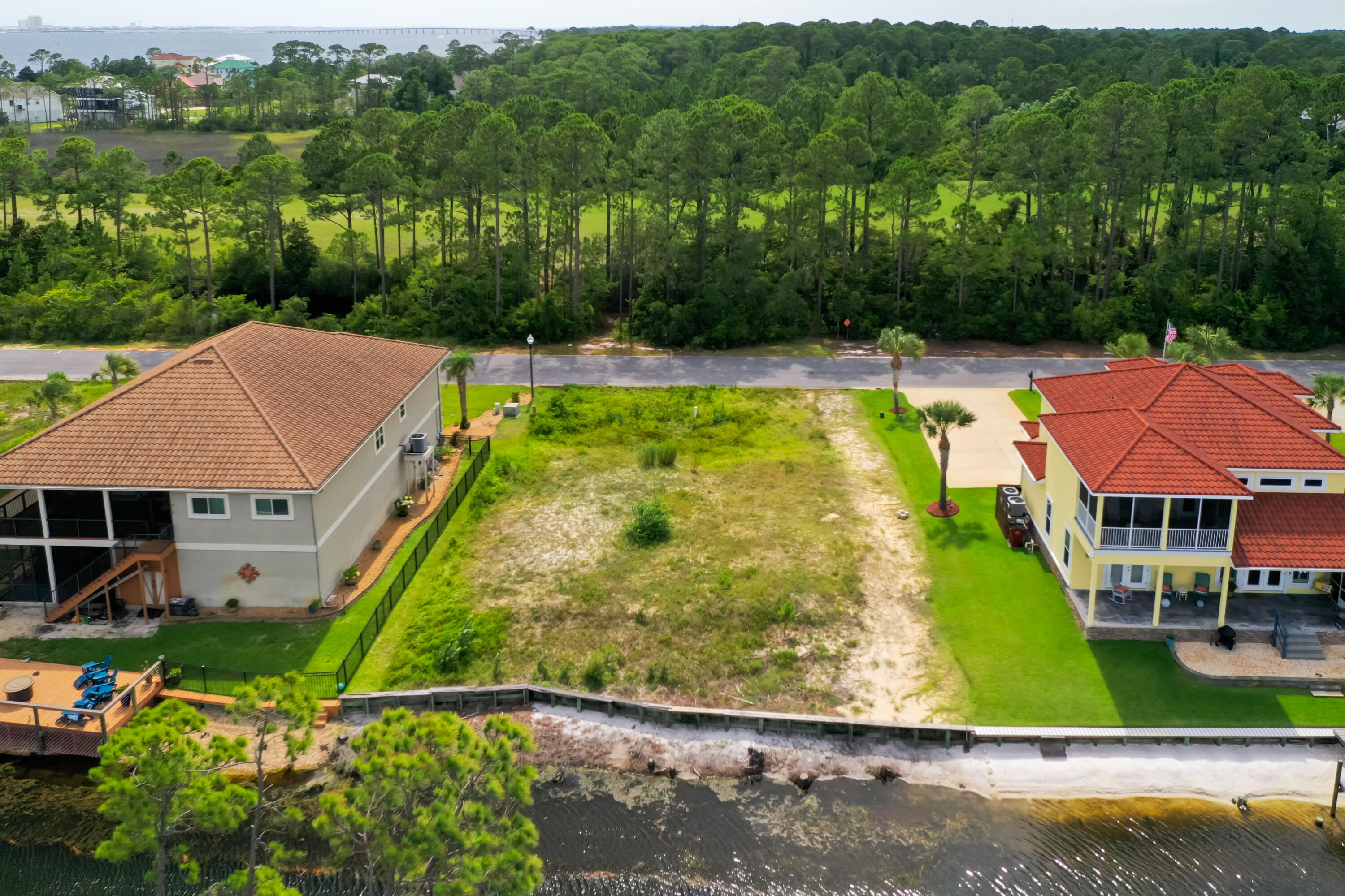 PALMETTO LAKE PRESERVE - Land
