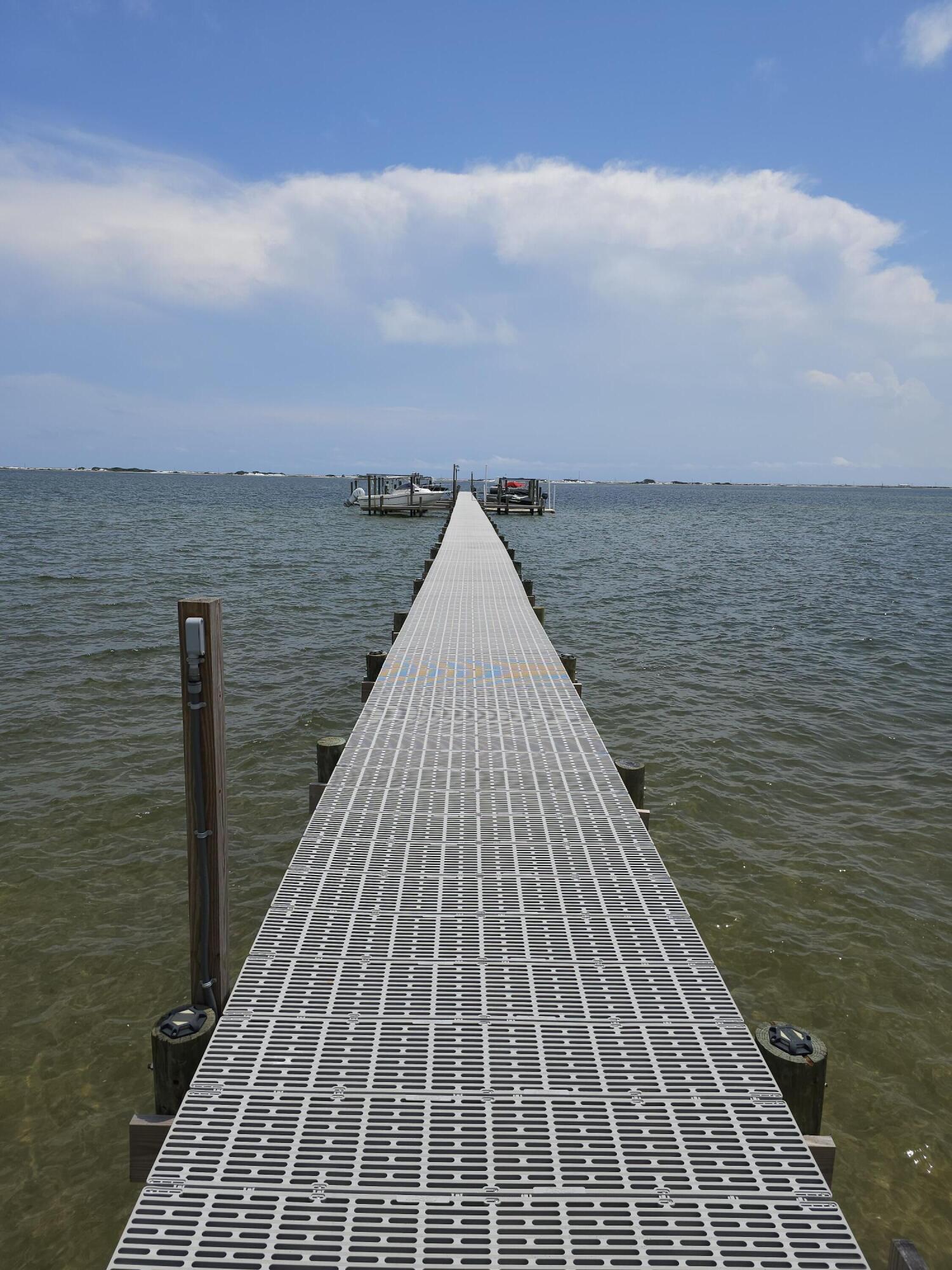 PALMETTO LAKE PRESERVE - Land