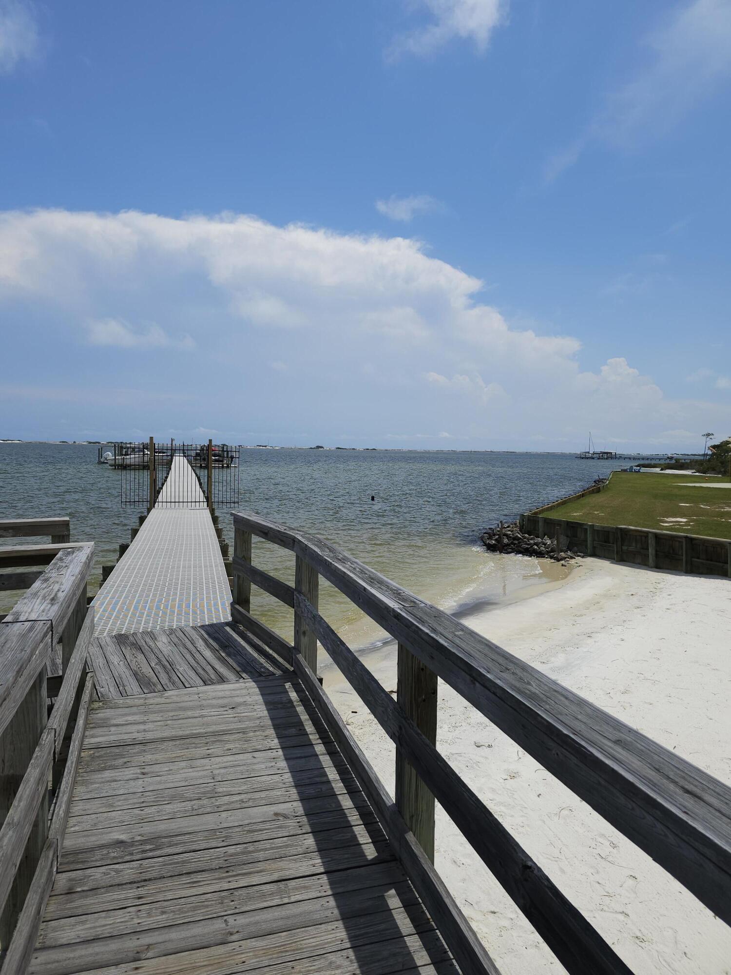 PALMETTO LAKE PRESERVE - Land