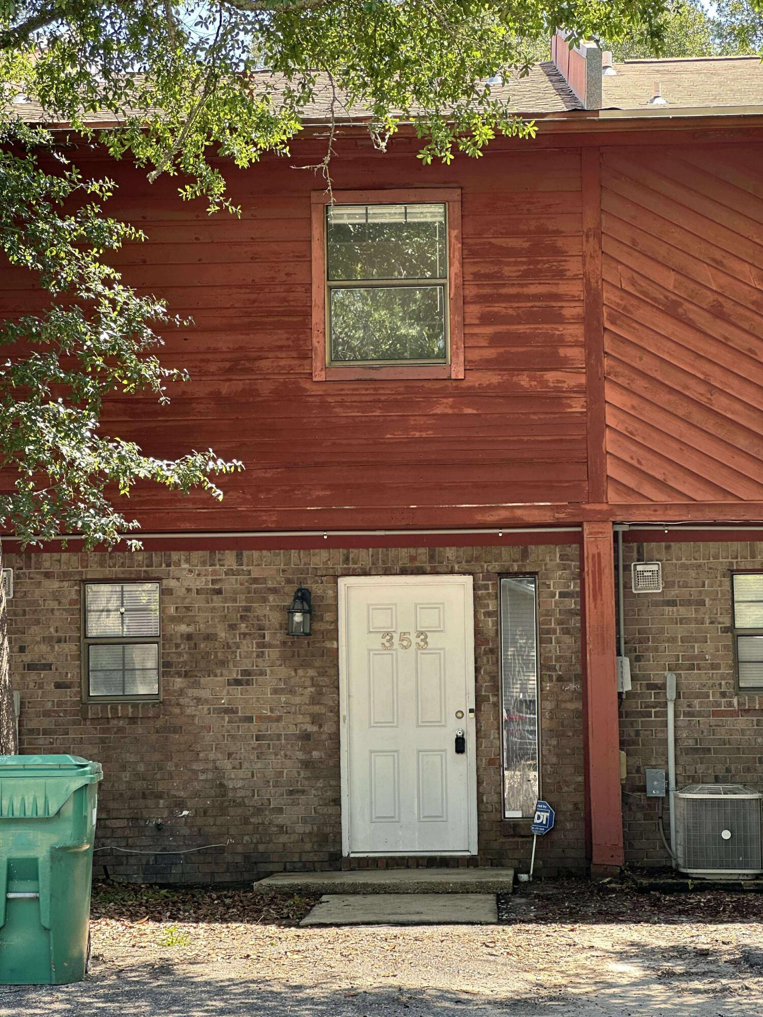 This 2 bedroom townhouse makes a great rental investment property or a starter home. No HOA and located in a quiet neighborhood