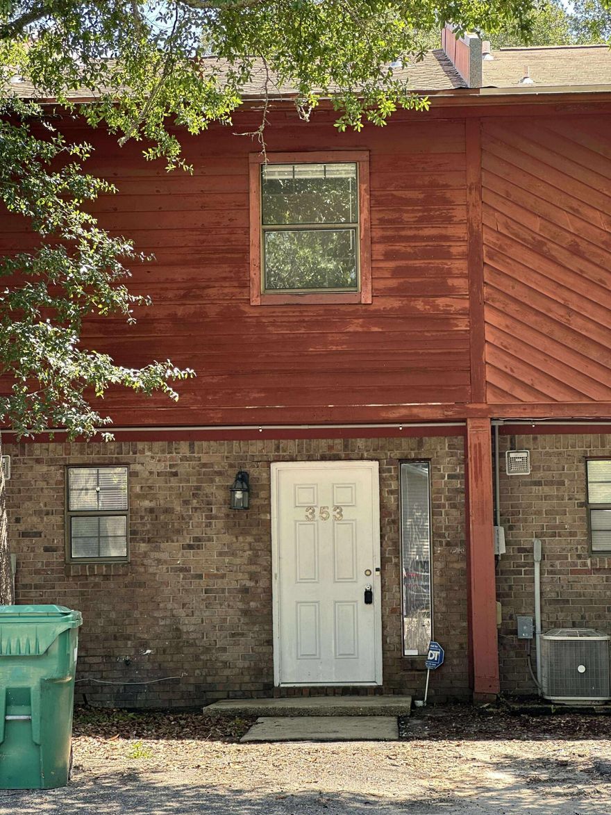 This 2 bedroom townhouse makes a great rental investment property or a starter home. No HOA and located in a quiet neighborhood