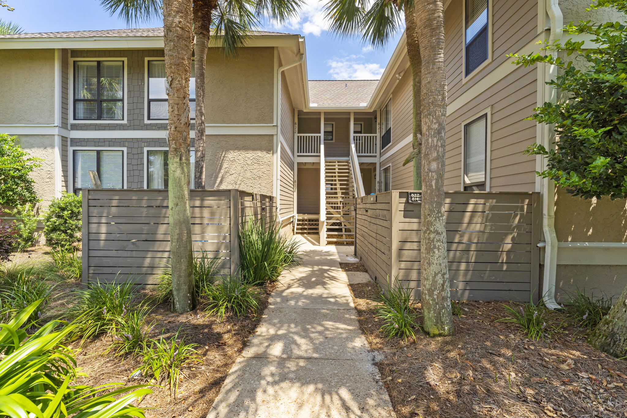 HARBOUR POINT CONDO - Residential