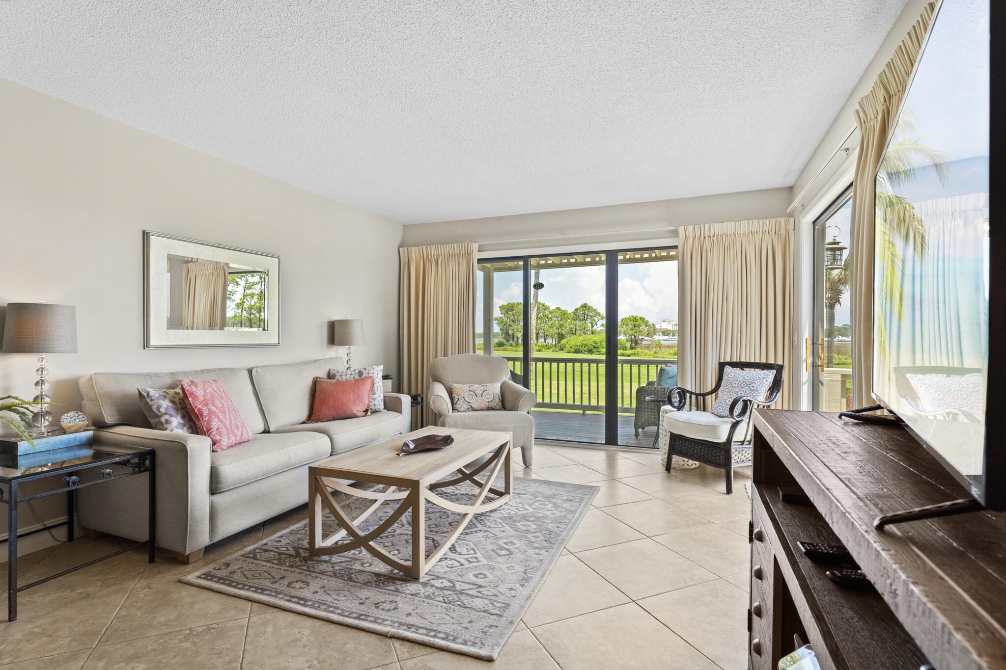HARBOUR POINT CONDO - Residential