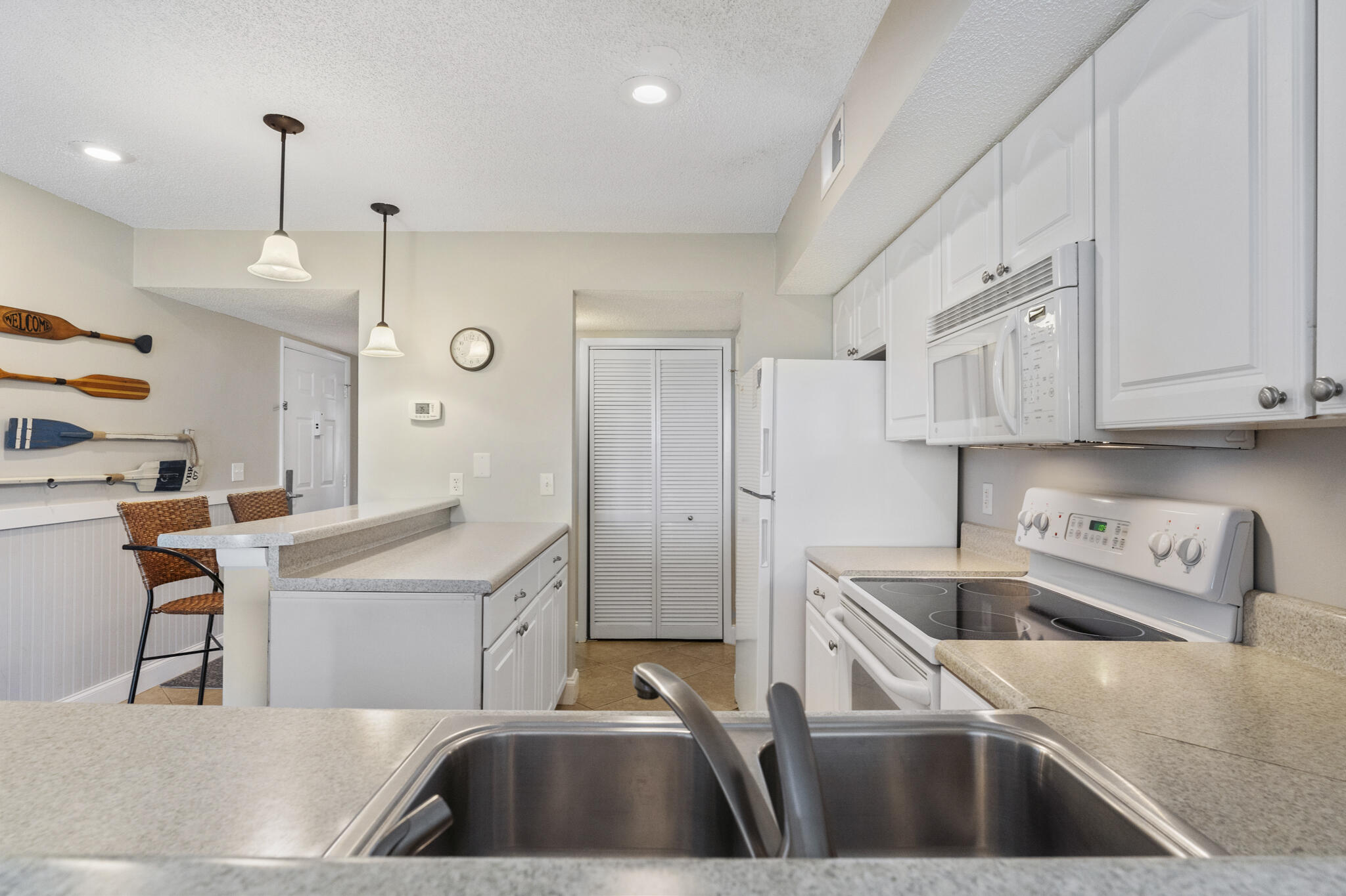 HARBOUR POINT CONDO - Residential