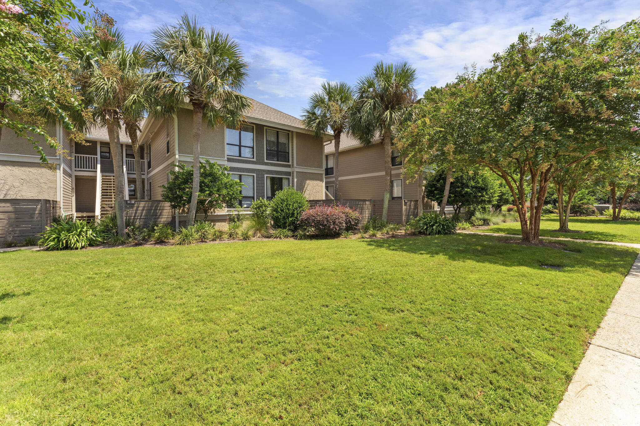 HARBOUR POINT CONDO - Residential