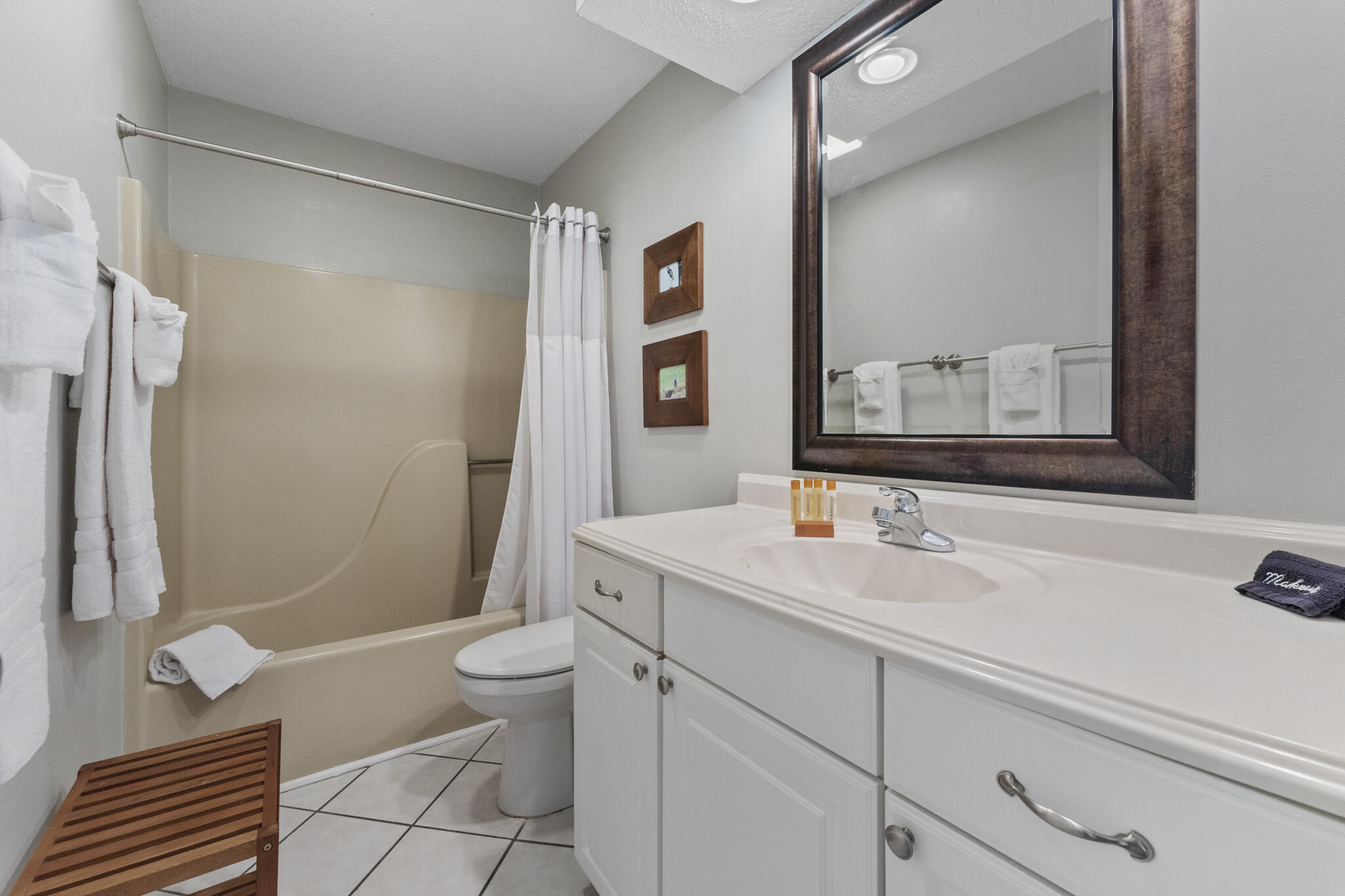HARBOUR POINT CONDO - Residential