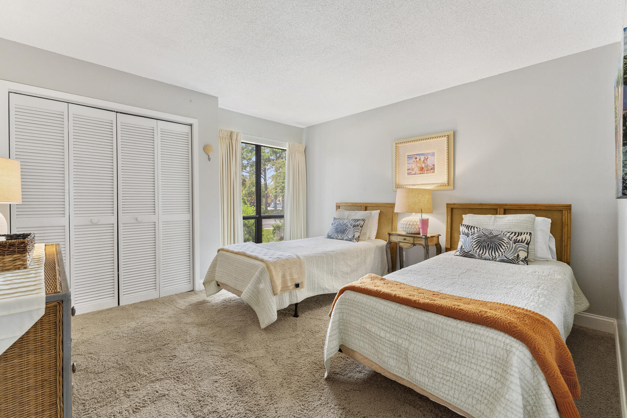 HARBOUR POINT CONDO - Residential