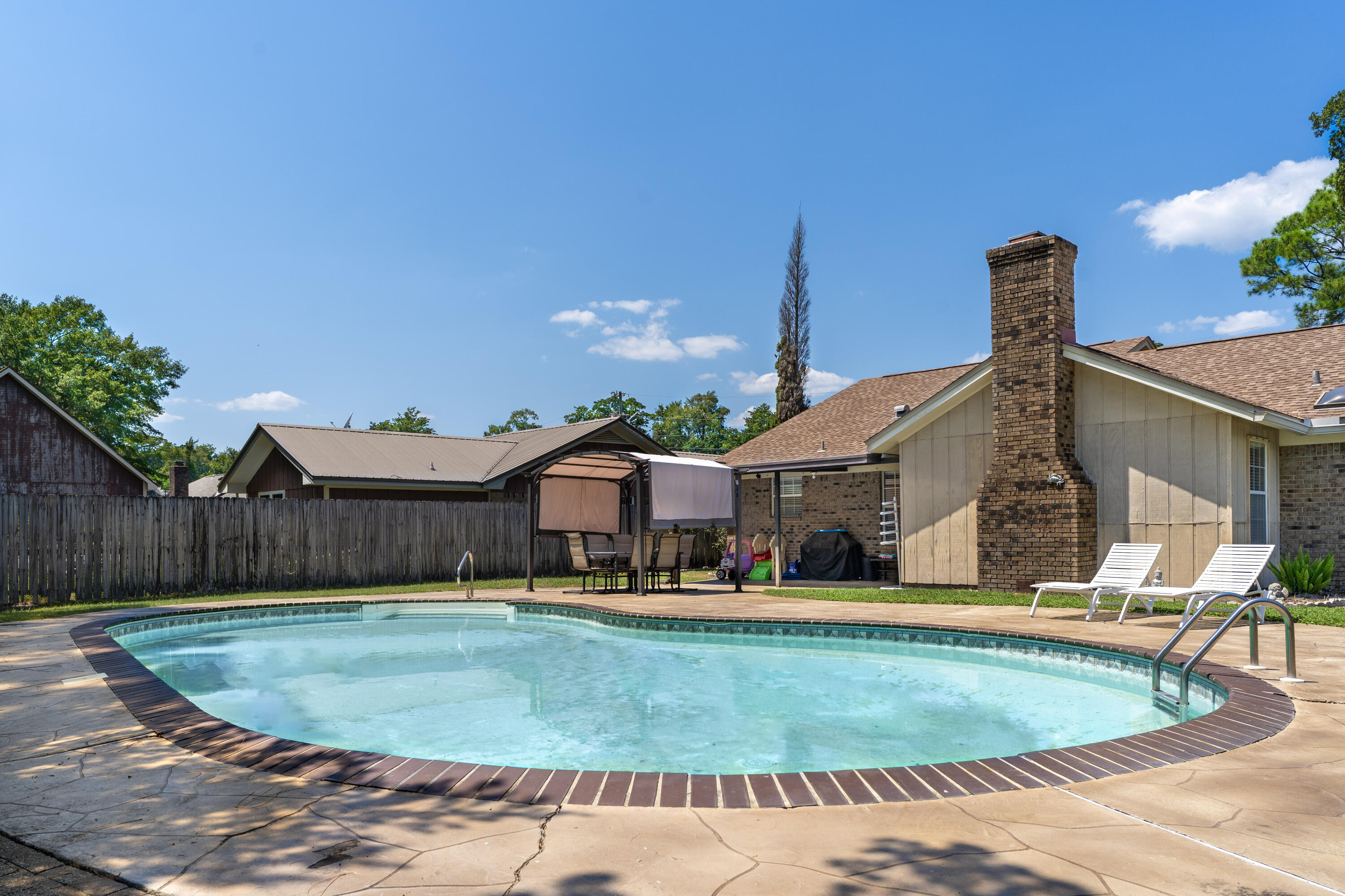 MARY ESTHER MANOR 1ST ADDN - Residential