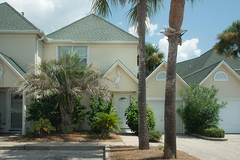 PELICAN PLACE T/H WEST - Residential Lease