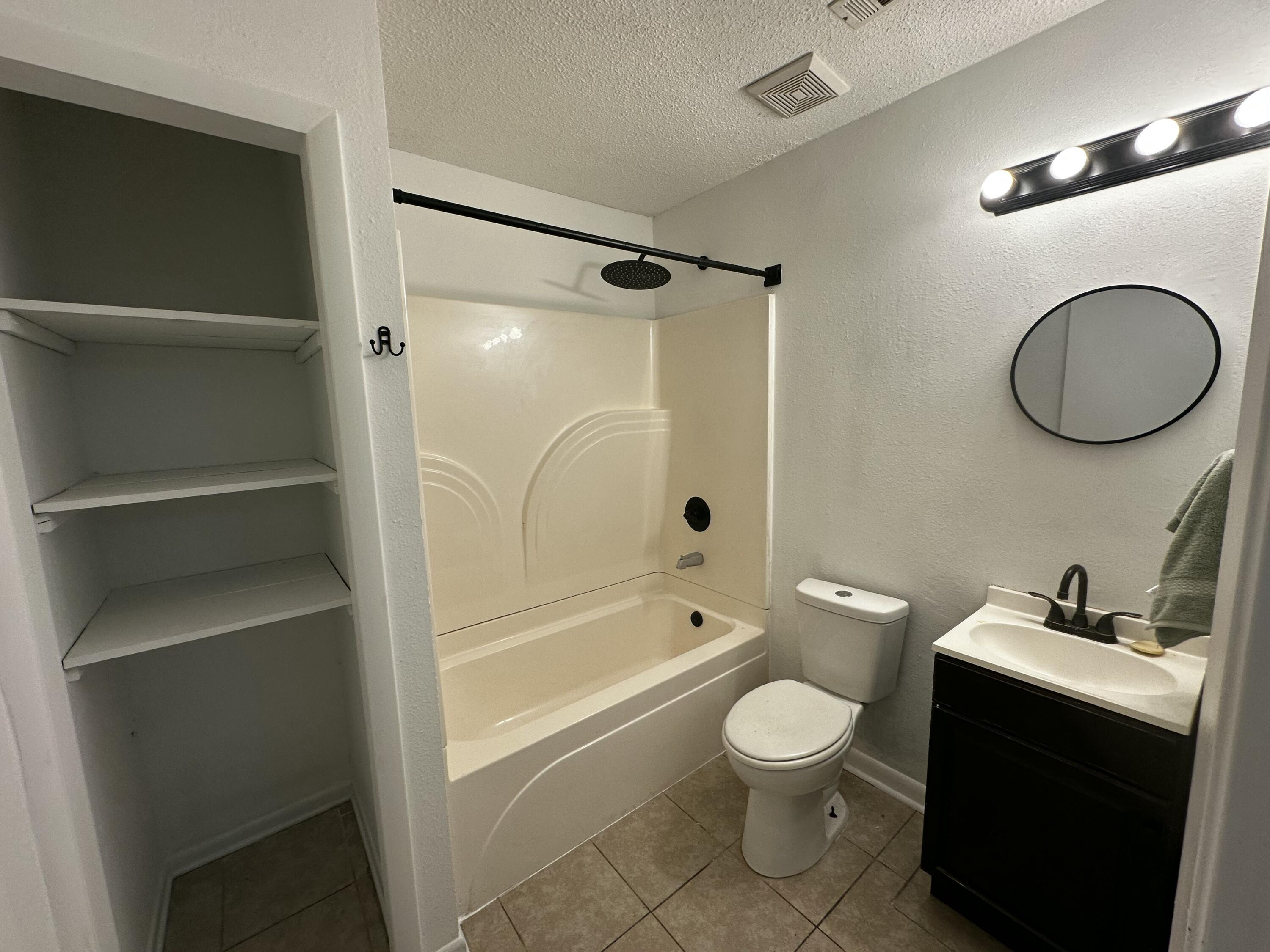 MORRIS ADD CRESTVIEW LOTS 10 TO 12 INC BLK 2 - Residential