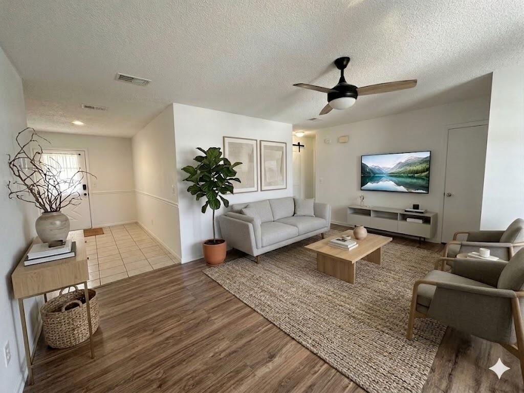 MORRIS ADD CRESTVIEW LOTS 10 TO 12 INC BLK 2 - Residential