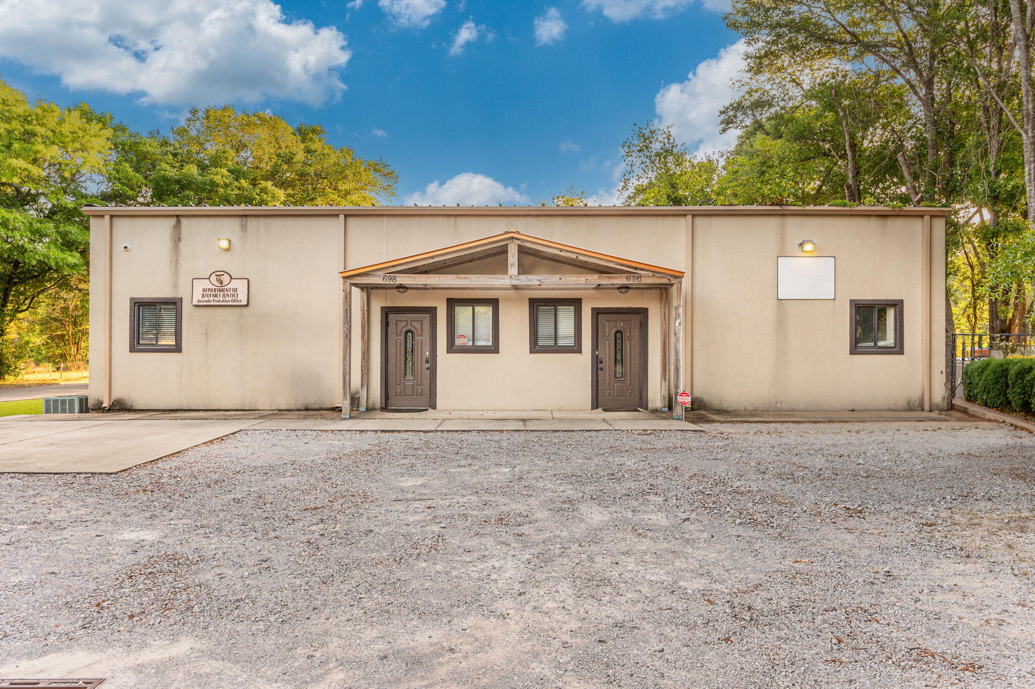 Prime property with two office units and storage/warehouse area. Multiple office spaces in each unit. This one of kind property located in a highly sought-after location in the heart of Crestview, amidst recent development and in proximity to local schools, healthcare facilities, dining establishments, and the Crestview Commons. The property is easily accessible via Hwy 85, Hwy 90, and I-10, making it a convenient location for various purposes. The city has zoned the property for Mixed Use, which makes it a versatile asset suitable for an array of purposes. The property's location, mixed-use zoning, and versatility make it an attractive investment option for businesses or individuals seeking to establish a presence in the flourishing Crestview area.