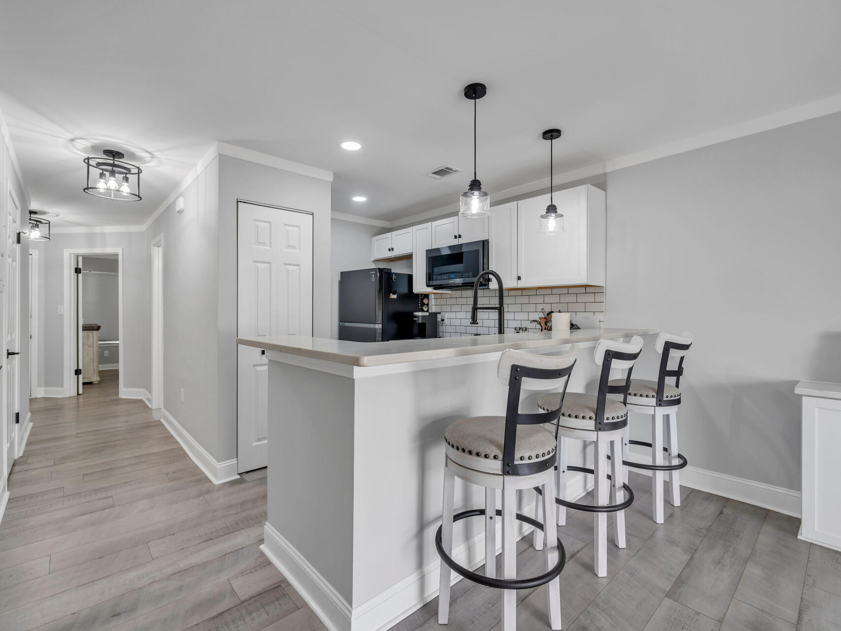 LAKESIDE CONDO AT BLUEWATER BAY - Residential
