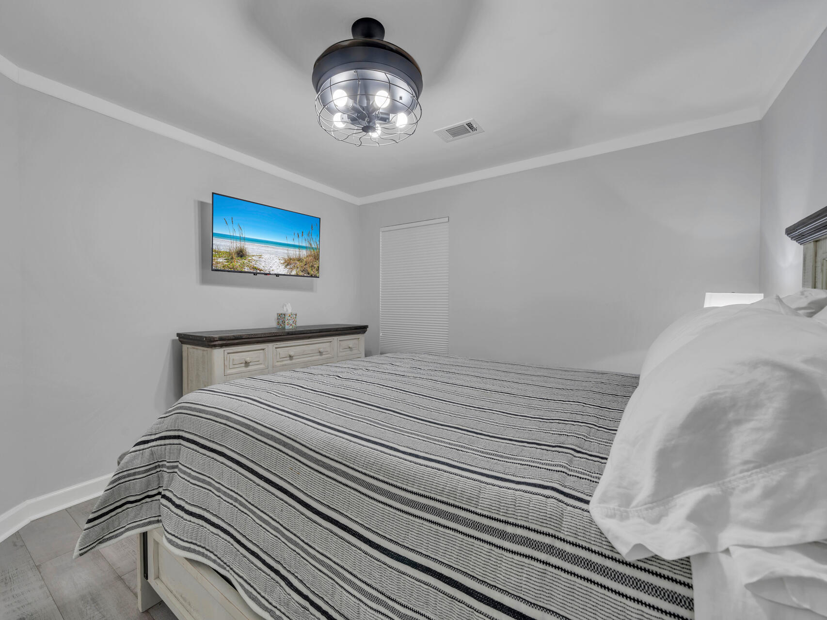LAKESIDE CONDO AT BLUEWATER BAY - Residential