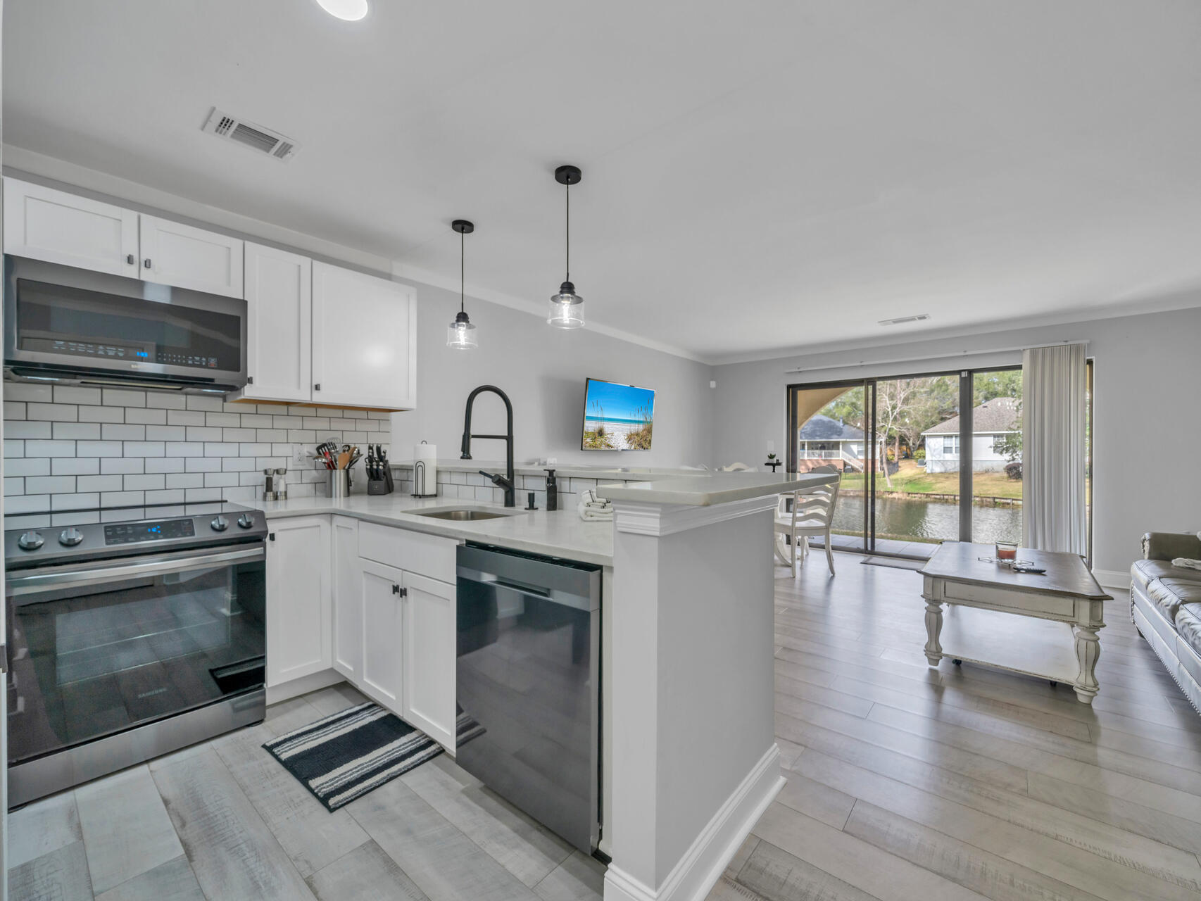 LAKESIDE CONDO AT BLUEWATER BAY - Residential