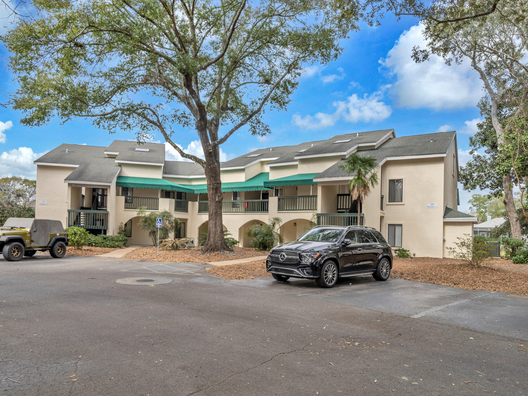 LAKESIDE CONDO AT BLUEWATER BAY - Residential