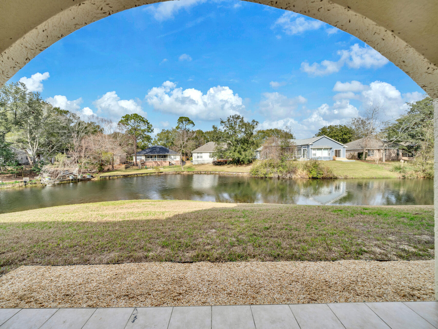 LAKESIDE CONDO AT BLUEWATER BAY - Residential