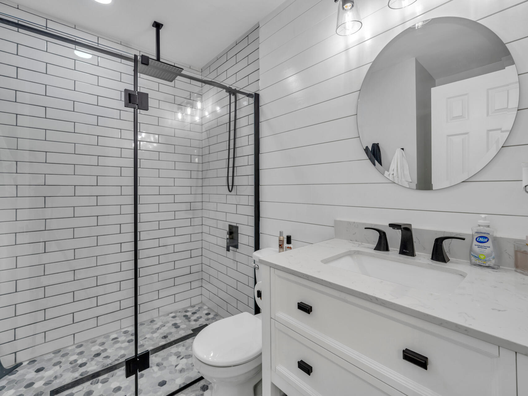 LAKESIDE CONDO AT BLUEWATER BAY - Residential