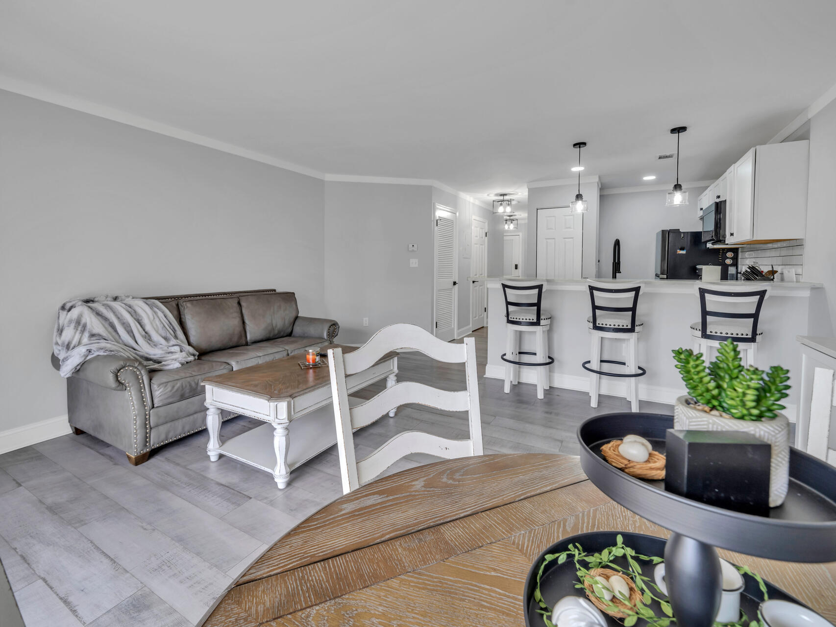 LAKESIDE CONDO AT BLUEWATER BAY - Residential