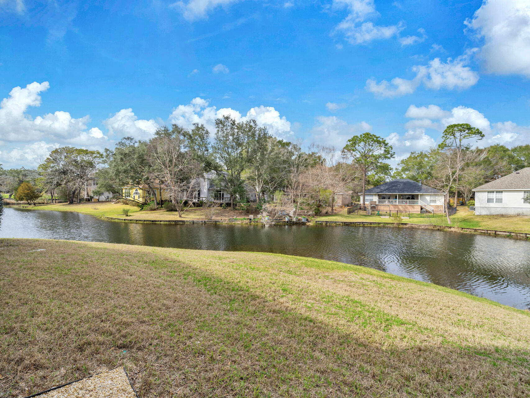 LAKESIDE CONDO AT BLUEWATER BAY - Residential