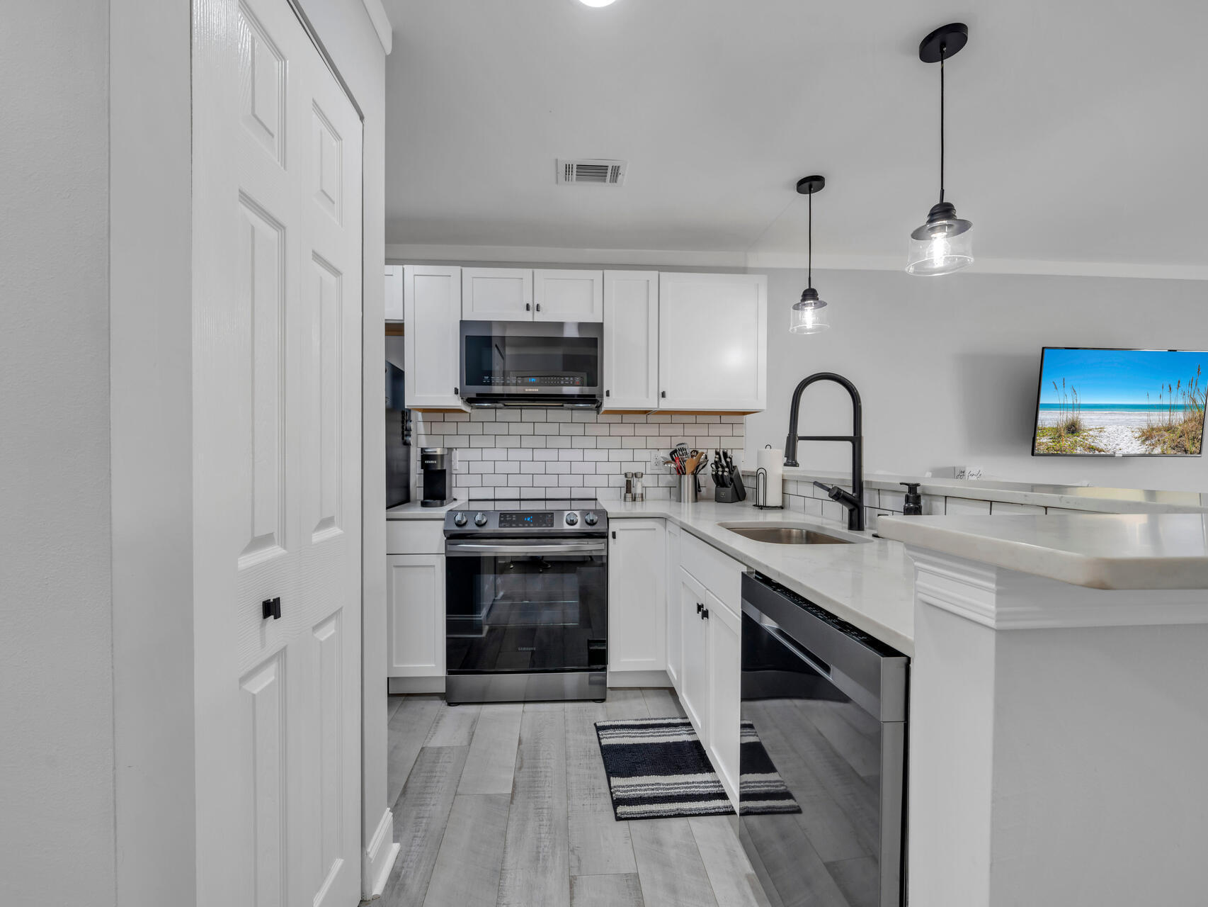 LAKESIDE CONDO AT BLUEWATER BAY - Residential