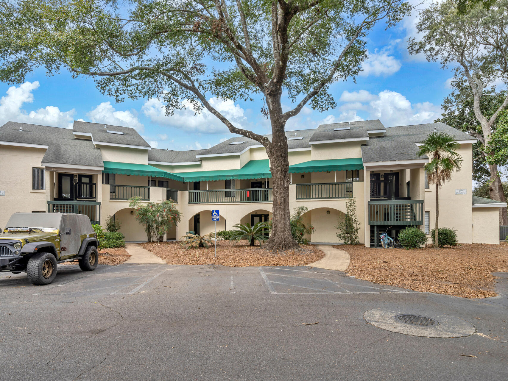 LAKESIDE CONDO AT BLUEWATER BAY - Residential
