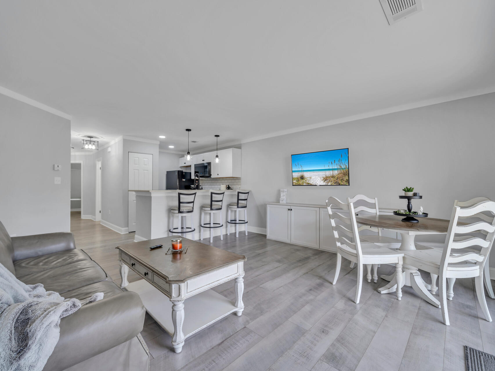 LAKESIDE CONDO AT BLUEWATER BAY - Residential