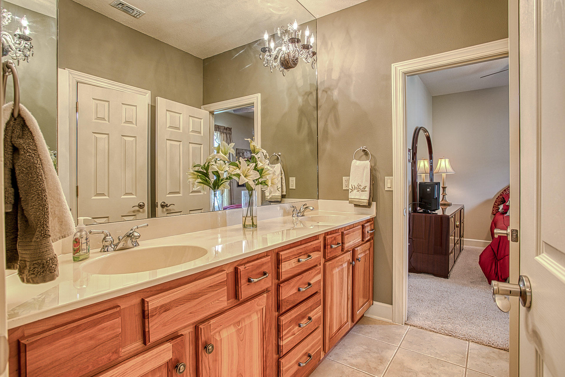 CHARDONNAY ESTATES - Residential