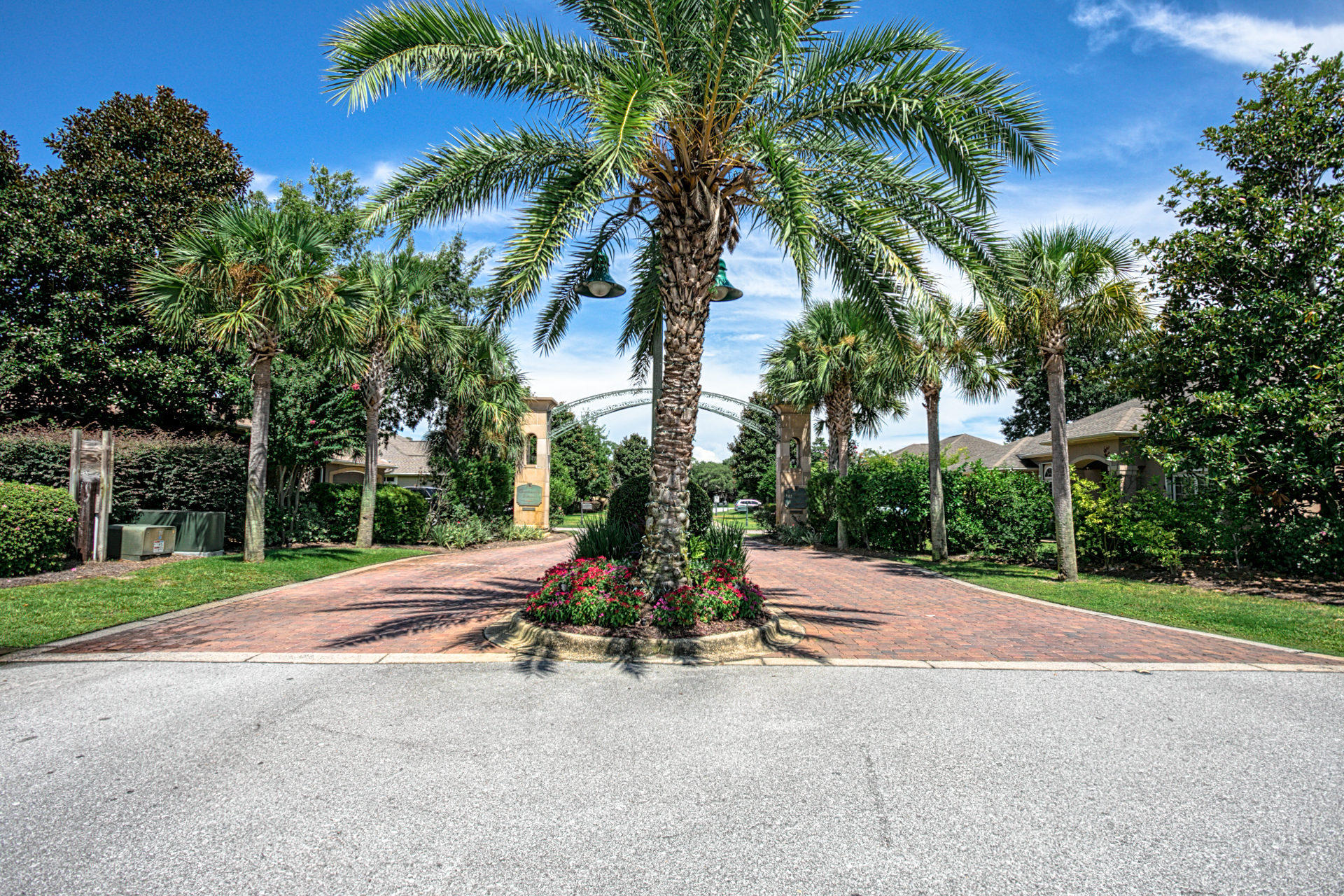 CHARDONNAY ESTATES - Residential