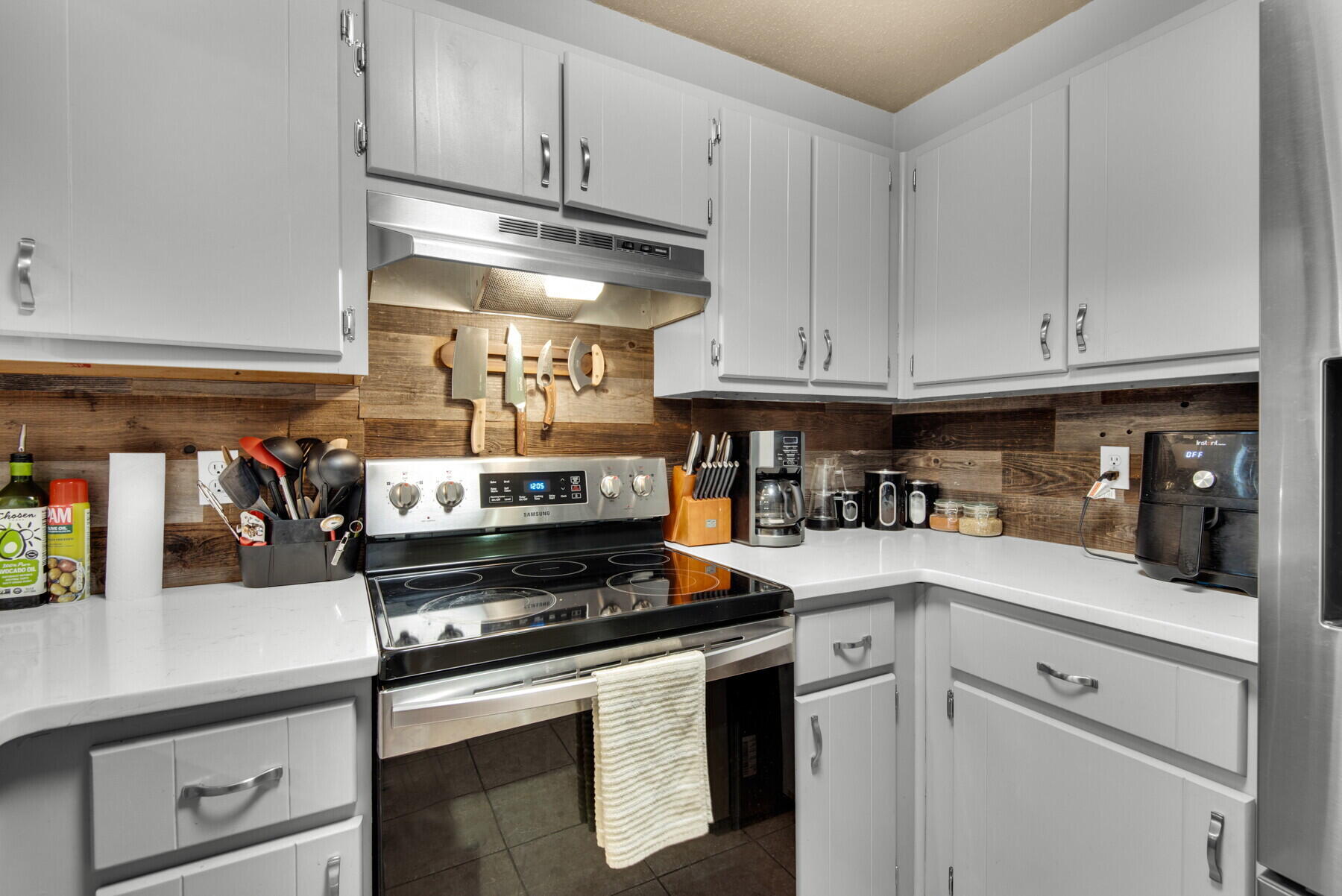 CASA LOMA S/D - Residential Lease