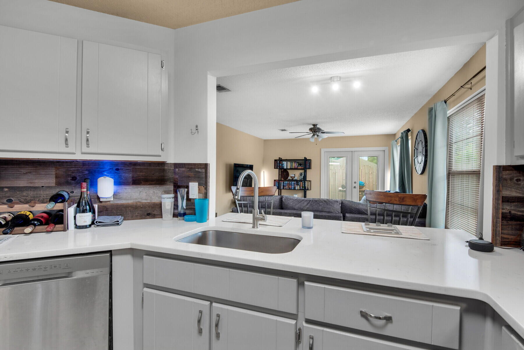 CASA LOMA S/D - Residential Lease