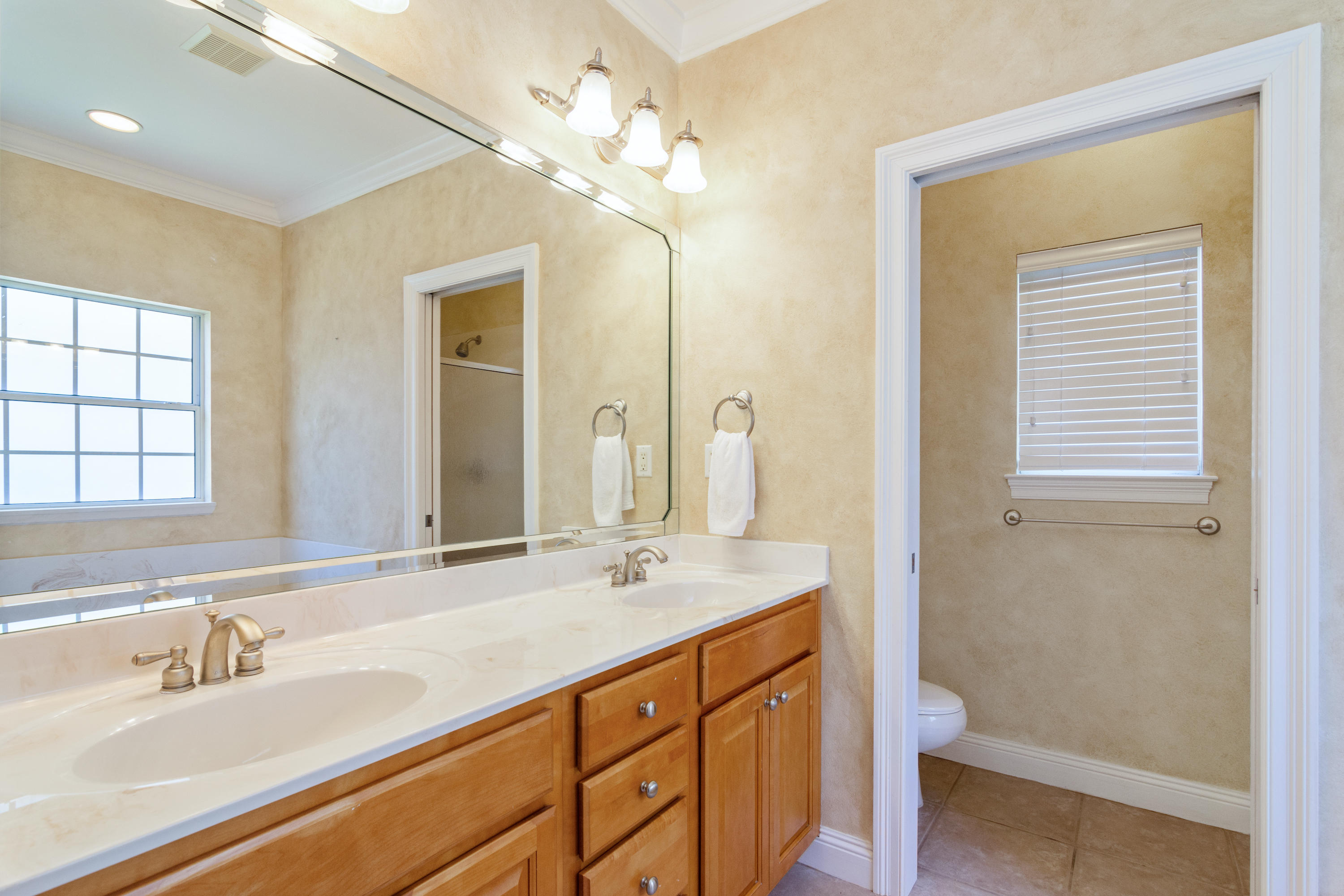 MEDITERRANEAN VILLAGE AT BLUEWATER BAY - Residential Lease