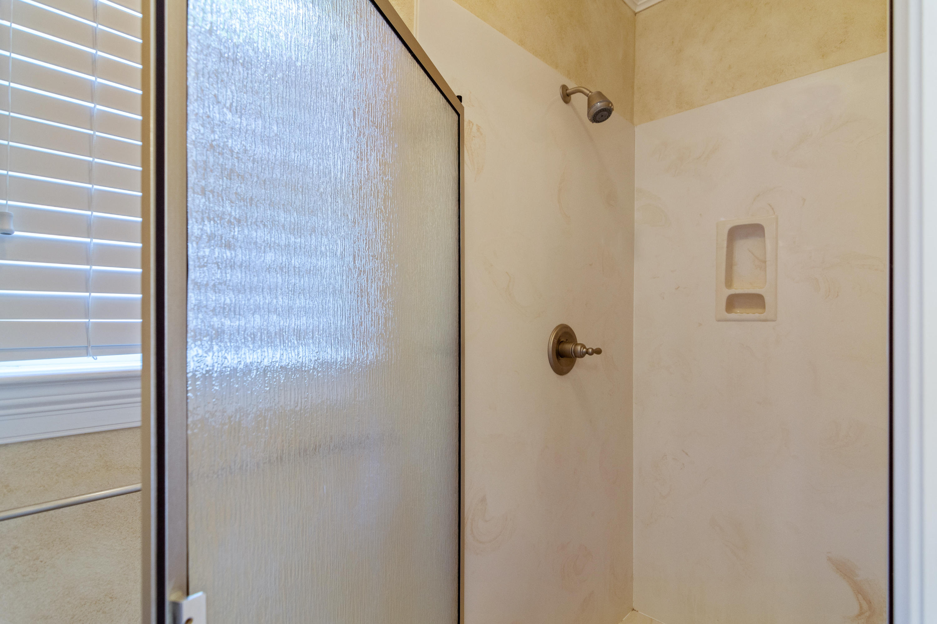 MEDITERRANEAN VILLAGE AT BLUEWATER BAY - Residential Lease