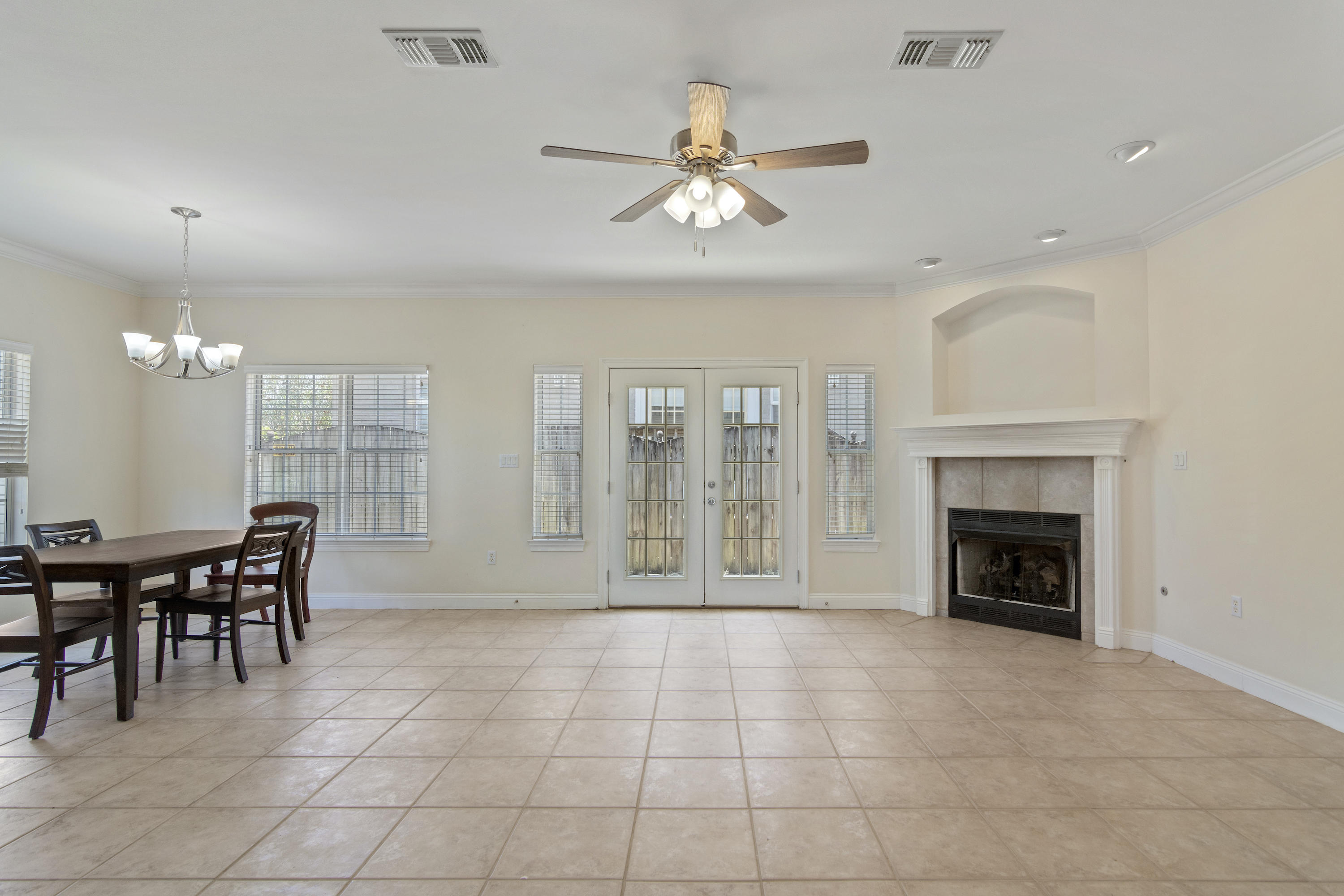 MEDITERRANEAN VILLAGE AT BLUEWATER BAY - Residential Lease