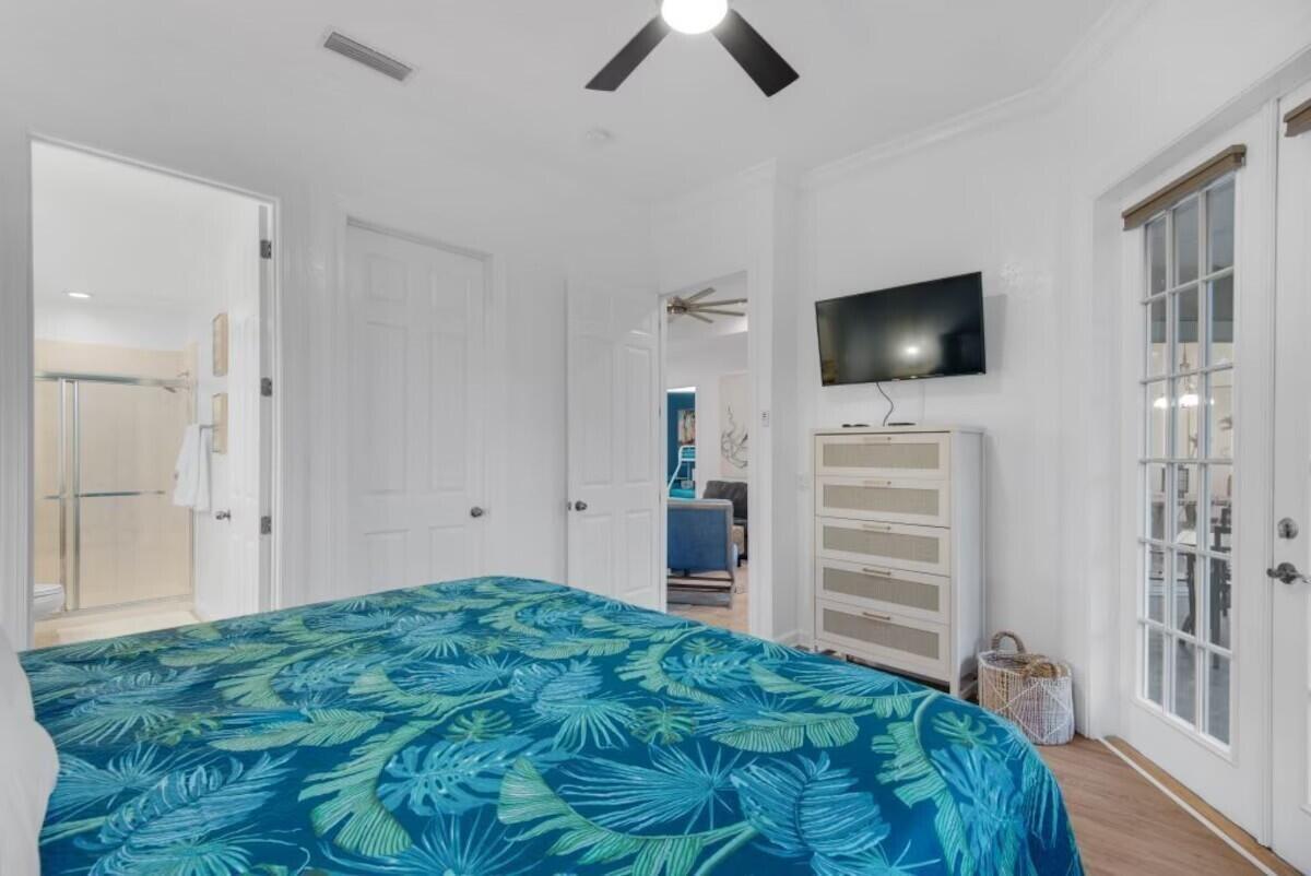 CRYSTAL COVE - Residential