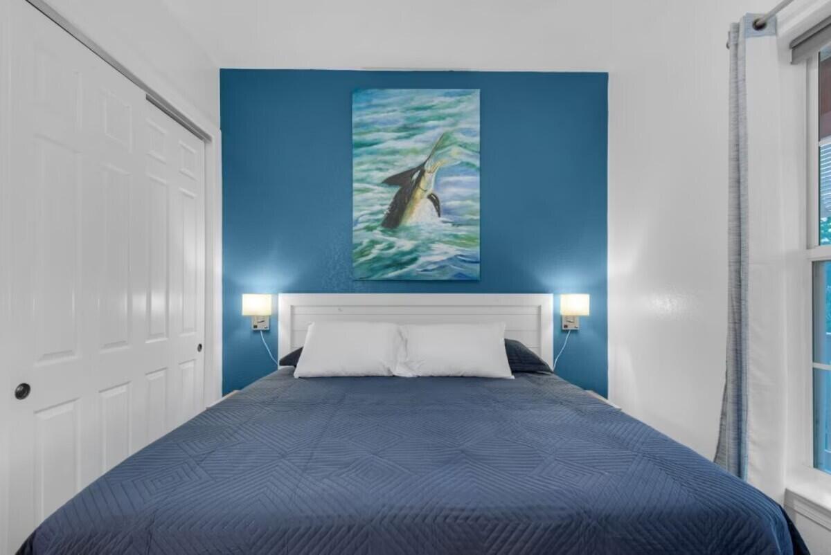 CRYSTAL COVE - Residential