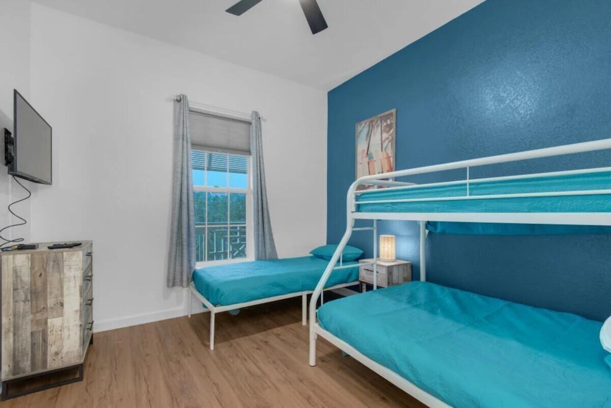 CRYSTAL COVE - Residential