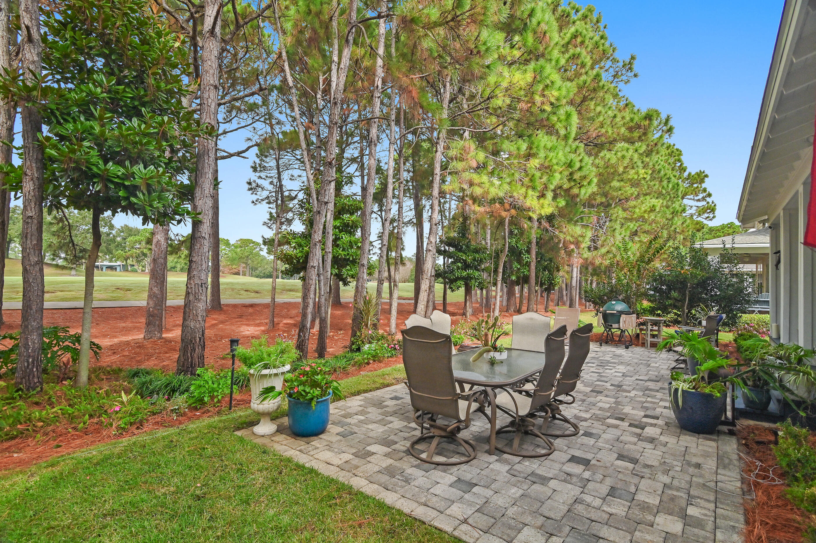 LAUREL GROVE - Residential