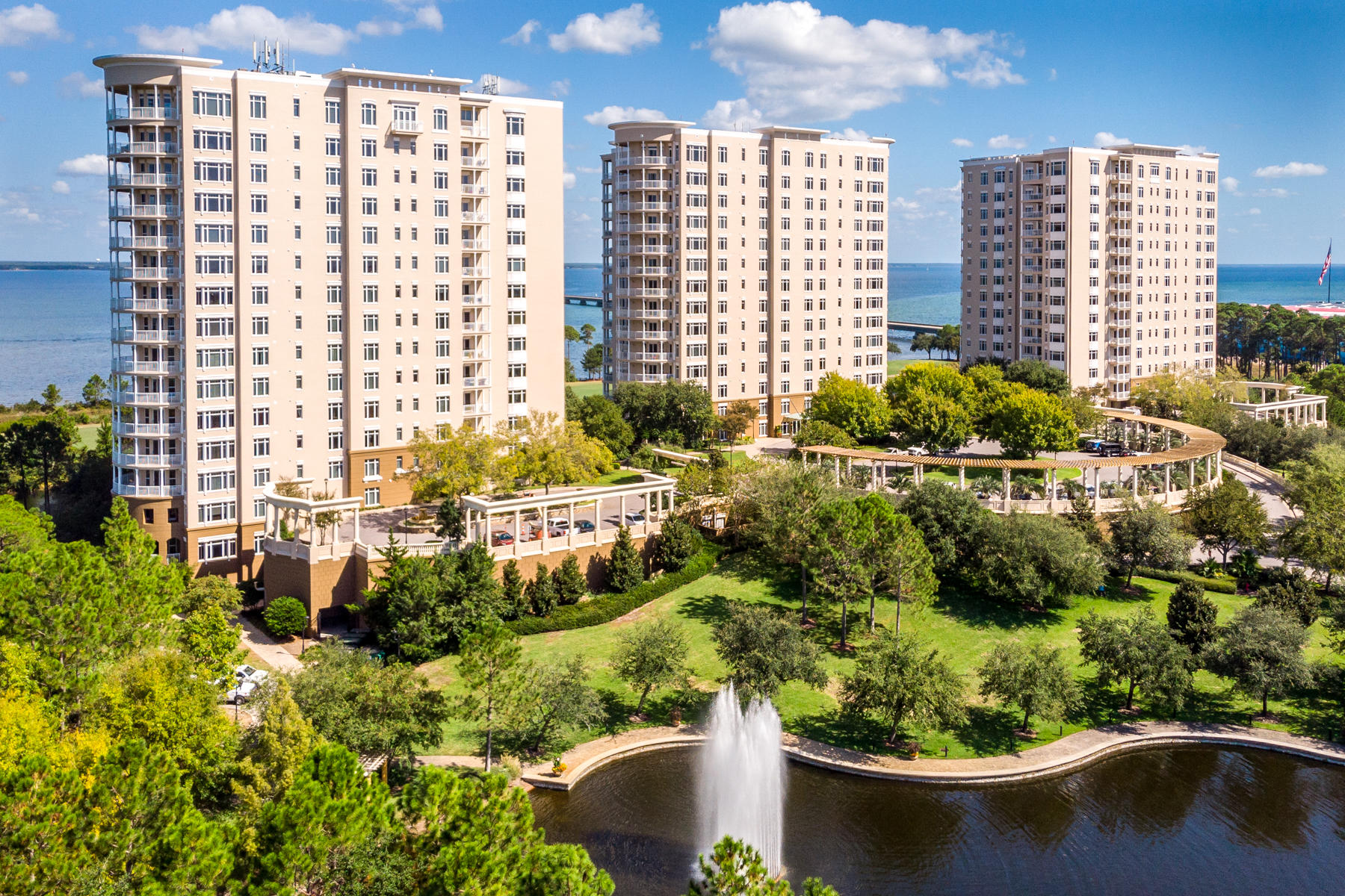 ONE WATER PLACE - Residential